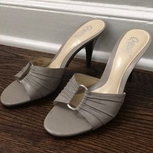 Carlos Santana grey slide on heels